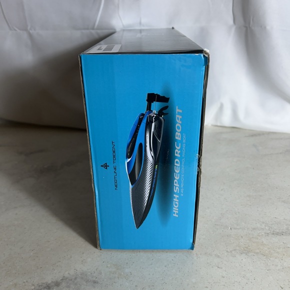 4DRC S3 45km/h Remote Control Boat Kids Toy WATER-COOLED High Speed Speedboat - Picture 2 of 4